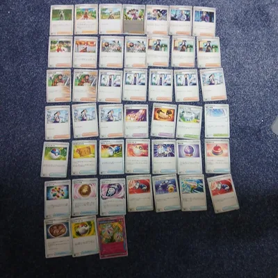 Pokemon Card Trainers ขายจำนวนมาก ชุดการ์ด 45 ใบ