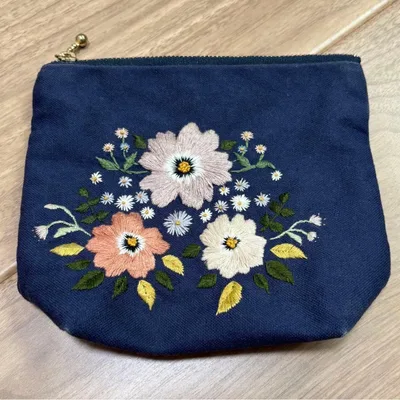 ハンドメイド 花柄刺繍 ポーチ ネイビー