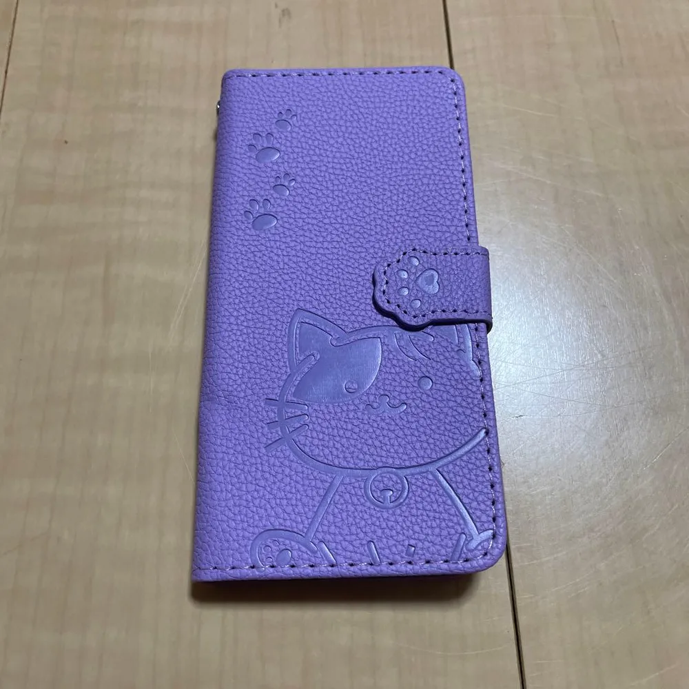 猫デザイン 紫色 手帳型スマホケース