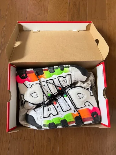 รองเท้าผ้าใบ NIKE AIR MORE UPTEMPO