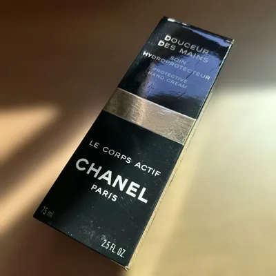 CHANEL ハンド&ネイルクリーム 未開封