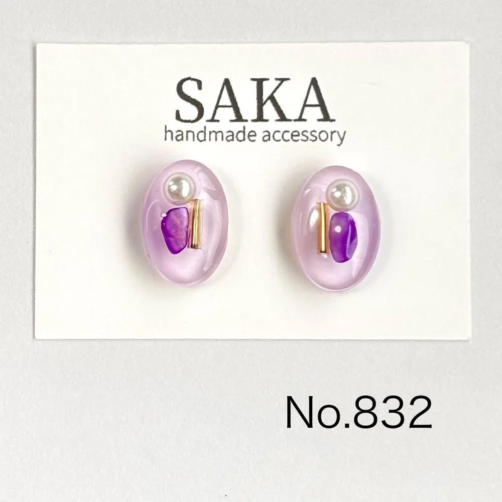 No.832 ハンドメイド ピアス イヤリング レジン