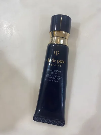 定価¥14850-クレ・ド・ポー ボーテ タンクレームエクラnオークル10
