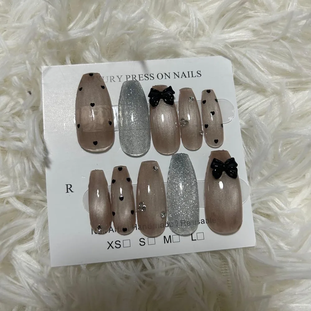 ネイルチップ ブラックリボン ハートデザイン