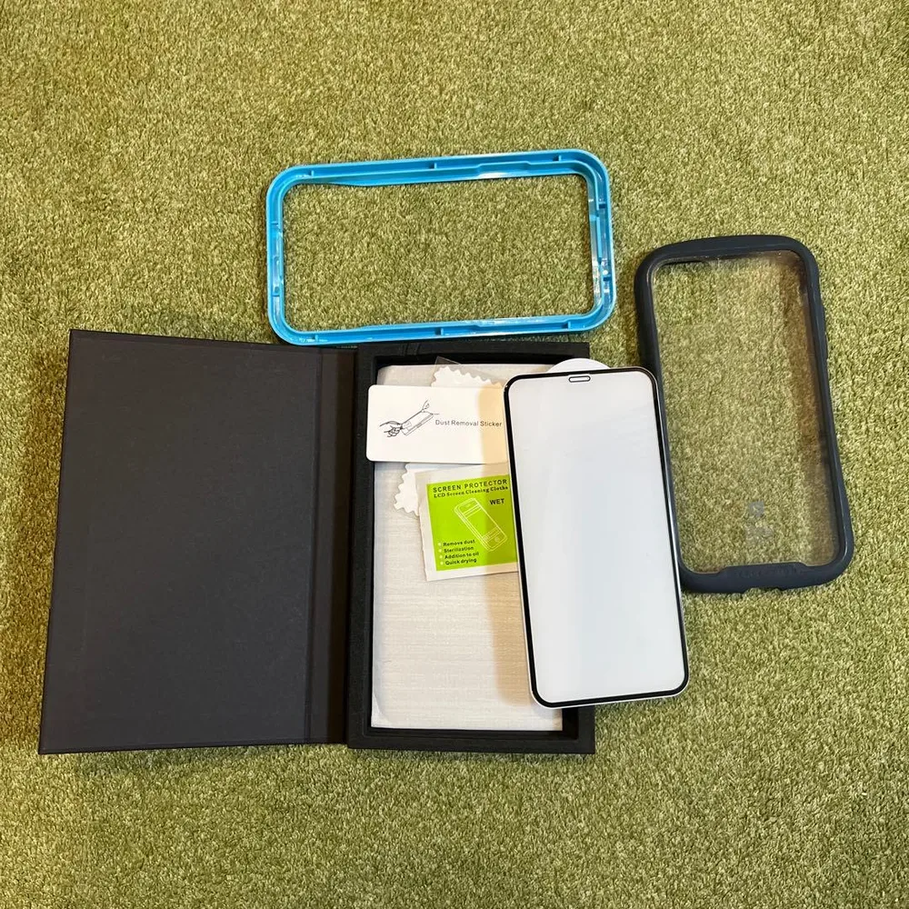 iPhone 保護フィルムとスマホカバーセット