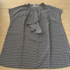 【美品】Té chichi ノースリーブ ブラウス フリル 総柄