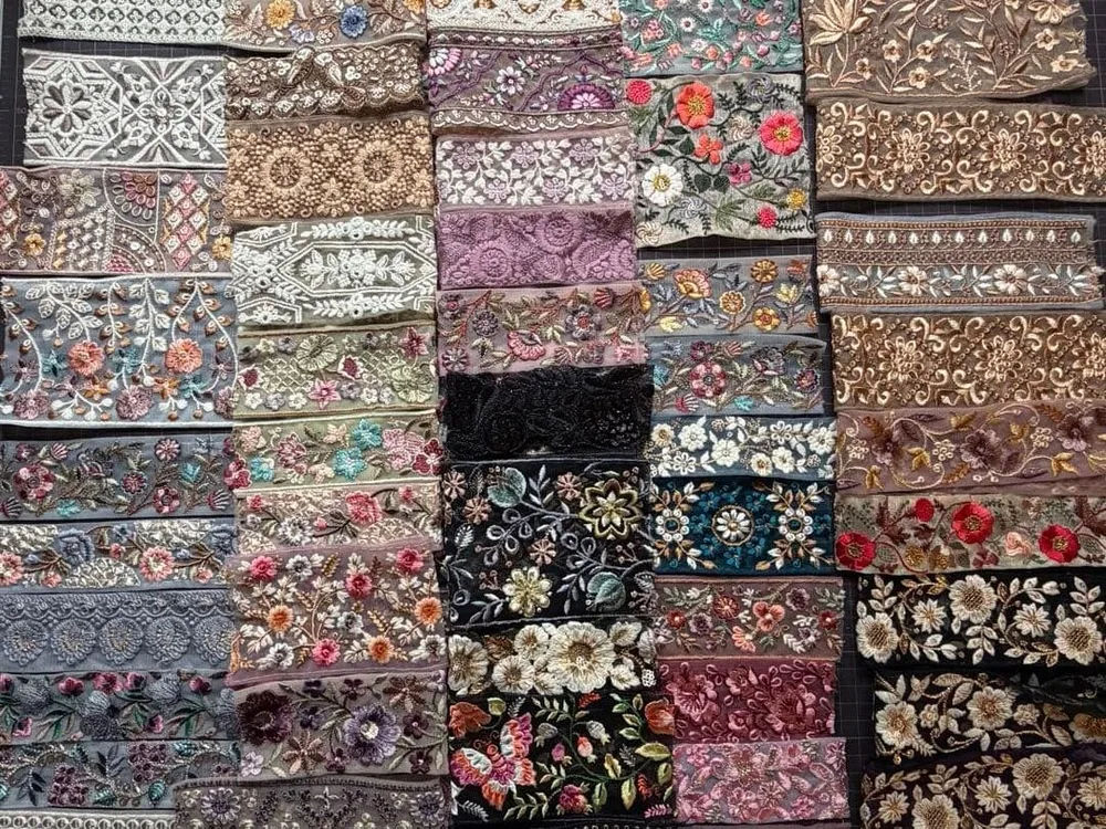 インド刺繍リボンまとめ売り全部で約13.5m ほぼチュール地