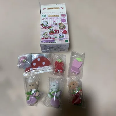 シルバニアファミリーの赤ちゃん家具コレクション-いちご- 3点セット