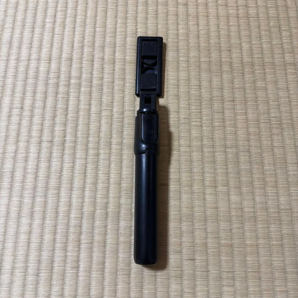 【ブラック】スマホスタンド セルカ棒 伸縮式 三脚