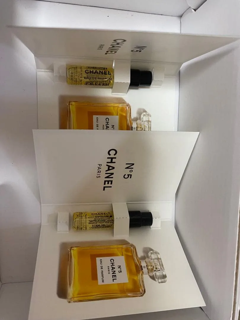 CHANEL N°5 オードゥパルファム サンプル2個