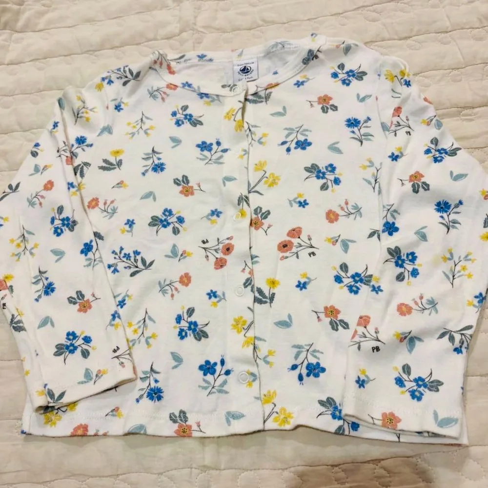 PETIT BATEAU 花柄カーディガン 104cm