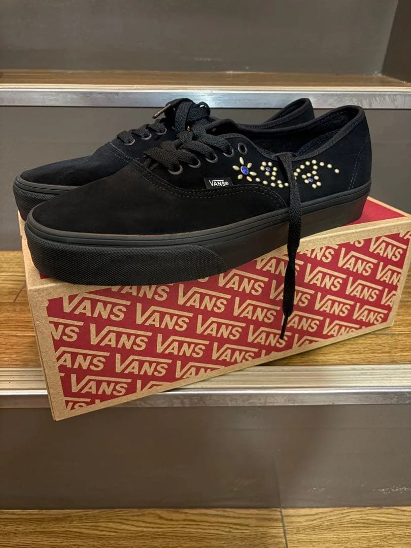 VANS Authentic Studs バンズ オーセンティック スニーカー