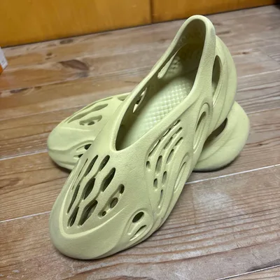 adidas YEEZY FOAM RUNNER イージーフォームランナー