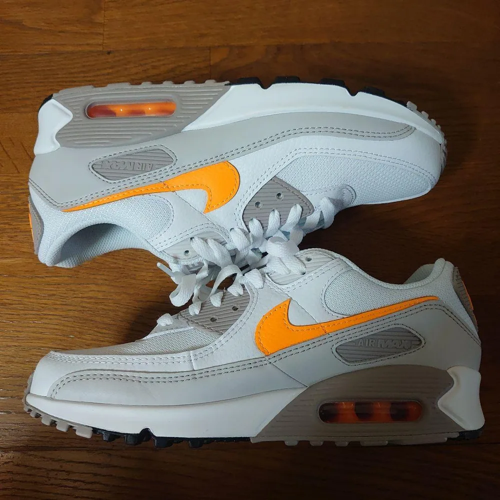 NIKE AIR MAX 90 สีขาวส้ม