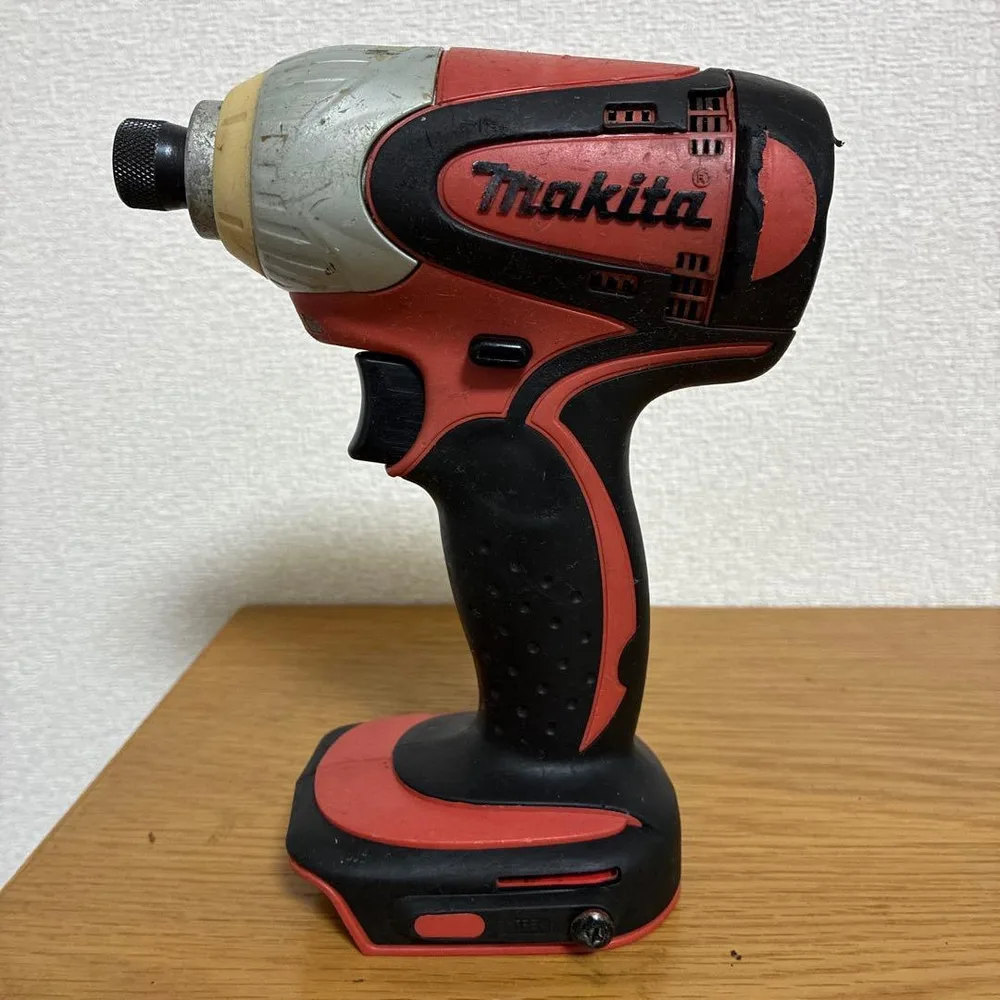 マキタ14vインパクトドライバTD131D中古品、本体のみ