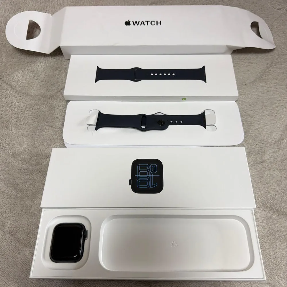 Apple Watch SE 第3世代40mm ミッドナイト 本体