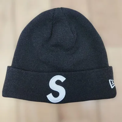 Supreme New Era Sロゴ ビーニー ブラック