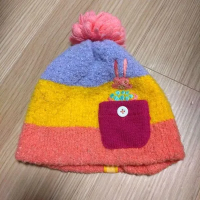 BEADY ニット帽 48cm カラフル ポンポン付き