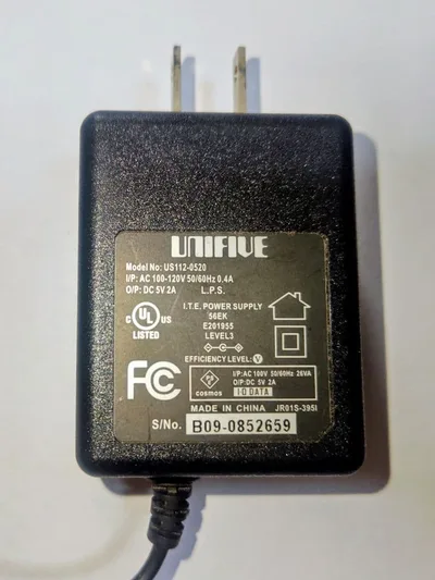 UNIFIVE ACアダプターUS112-0520 DC5V2A※動作保証なし