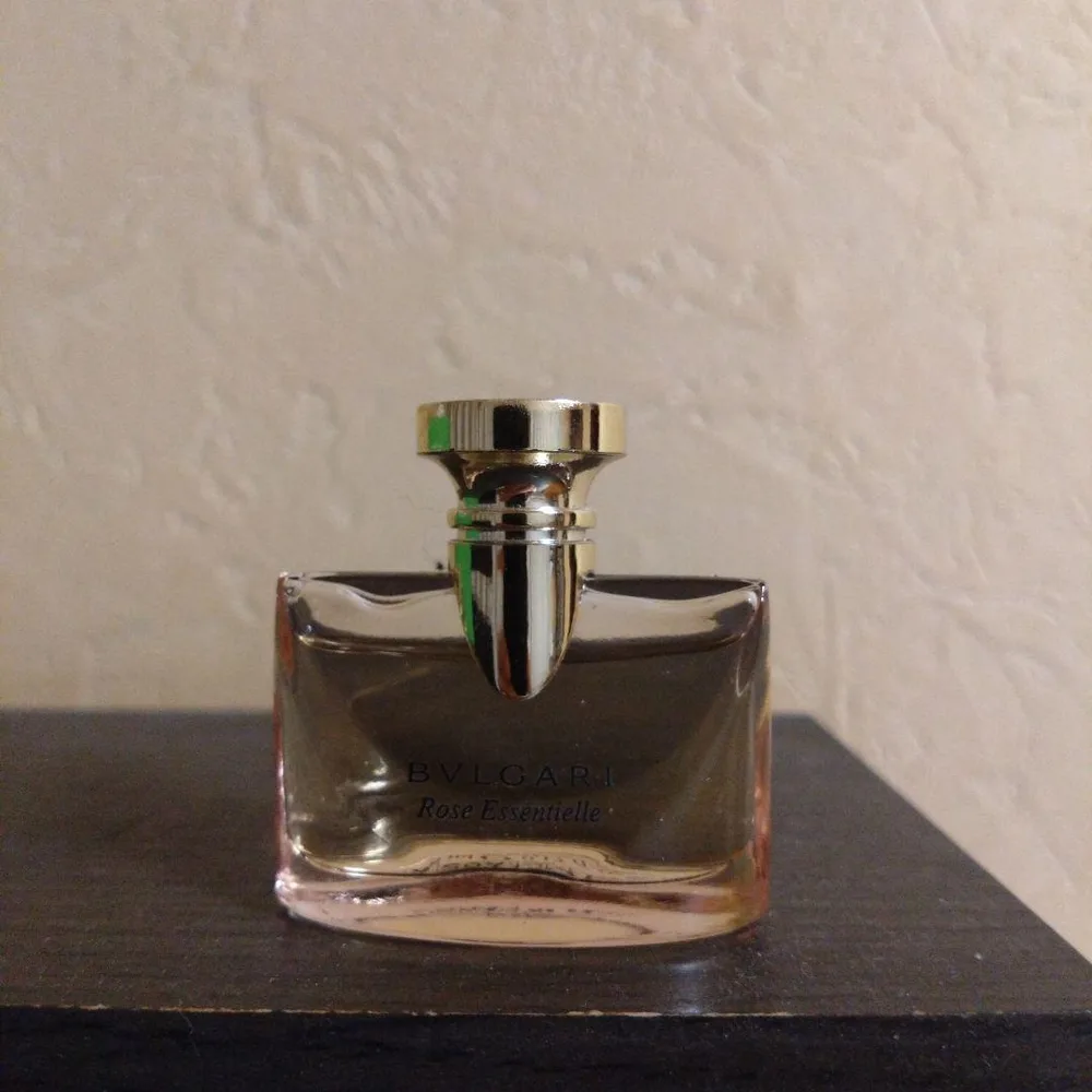 BVLGARI ブルガリ ローズ エッセンシャル EDP 5ml