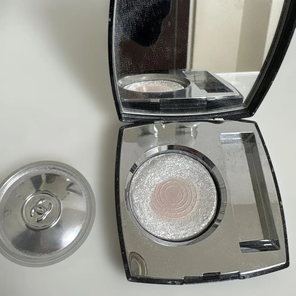 CHANEL LUMIERE PLATINE