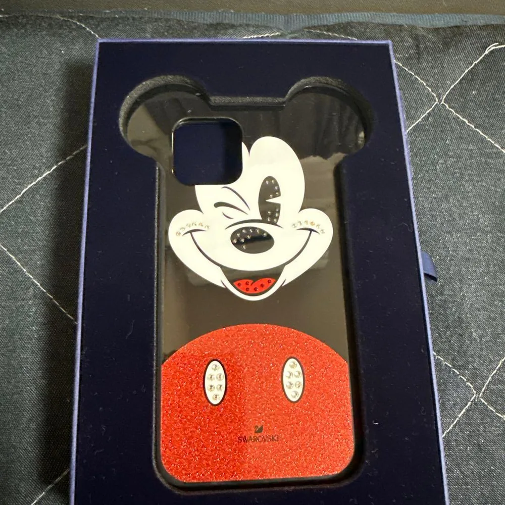 SWAROVSKI iPhone 12/12 Pro ケース ミッキー