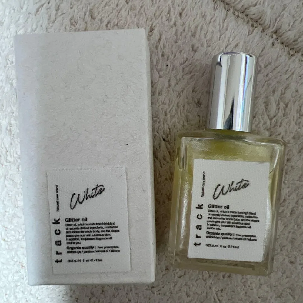 ♡track トラックGlitter oil White 期間限定♡