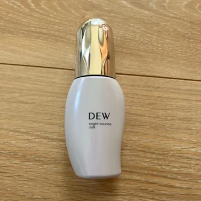 DEW bright bounce milk 乳液