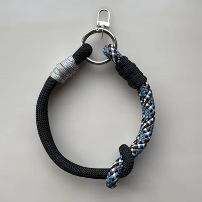 ハンドメイド パラコード ハンドストラップ ブラック×ブルー柄 携帯ストラップ