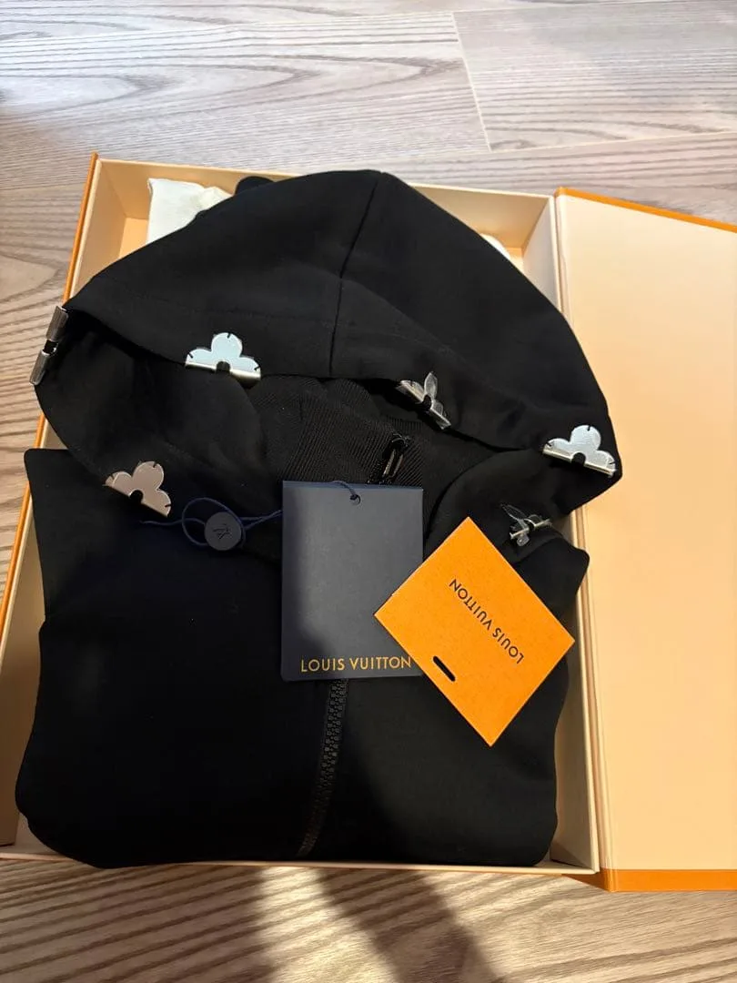 新品LOUIS VUITTON ジップアップパーカー ブラック
