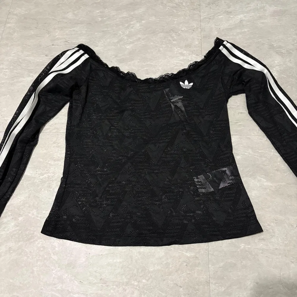 未使用 adidas アディダス オフショル レース トップス 長袖