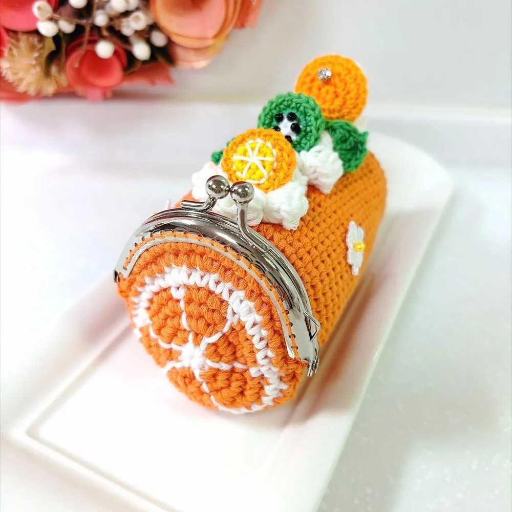 ハンドメイドスイーツがま口 オレンジのロールケーキショートサイズ ♡ ポーチ