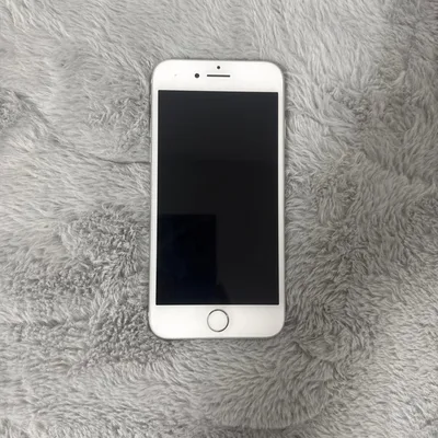 Apple iPhone 8 シルバー 本体