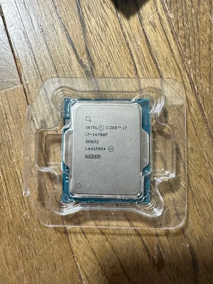 Intel Core i7-14700F CPU 本体