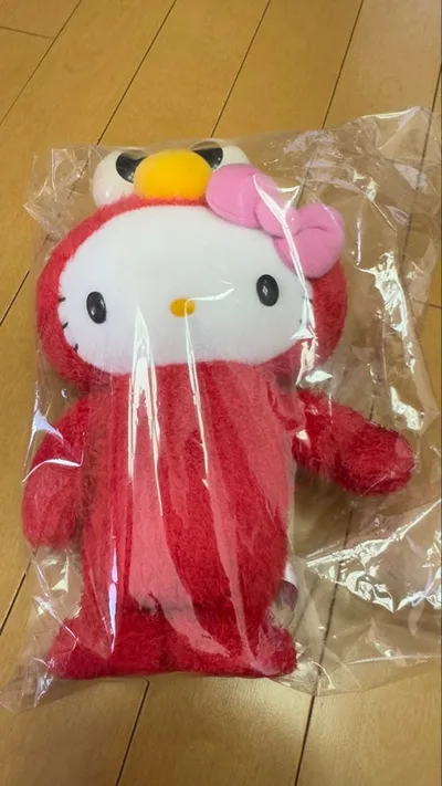ハローキティ エルモ ぬいぐるみ コラボ