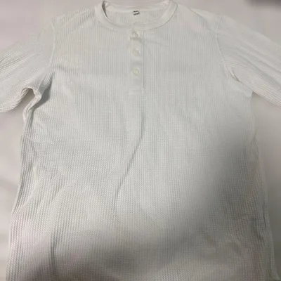 UNIQLO ワッフルヘンリーネック長袖シャツ ホワイト