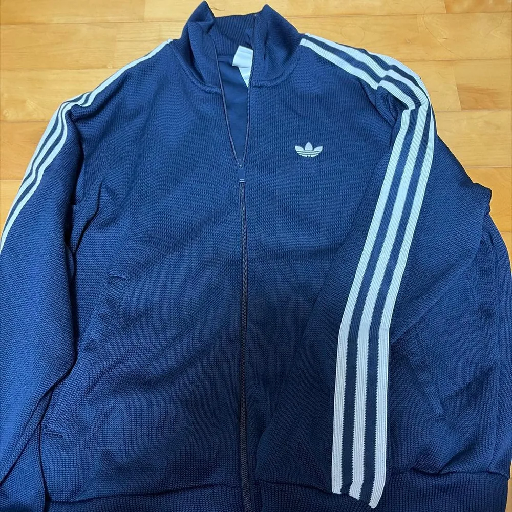 adidas トラックジャケット ネイビー