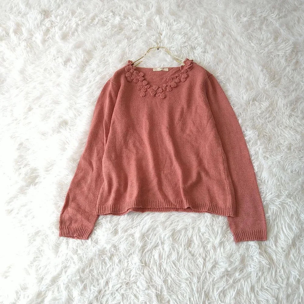 エスピエESPIE 花モチーフウールニット46クルーネックくすみピンク