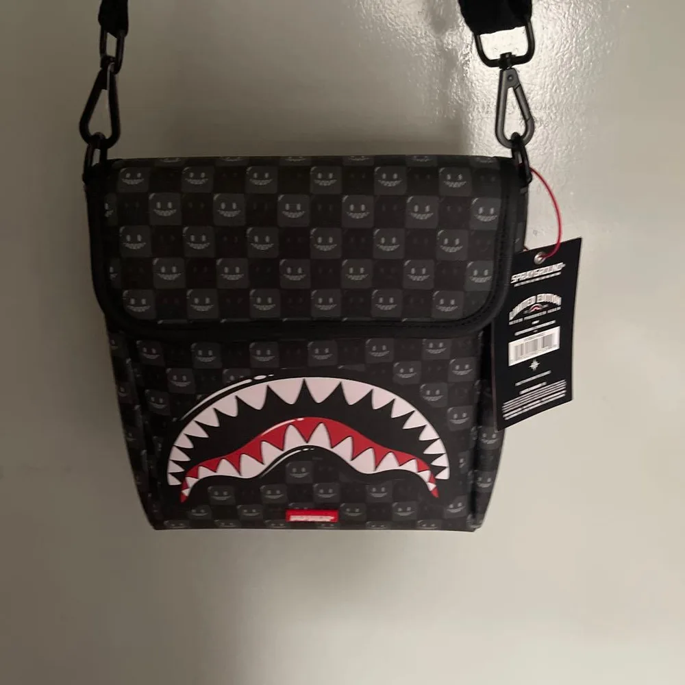 SPRAYGROUND シャーク ショルダーバッグ