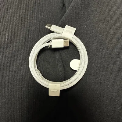 USB-C to USB-C 充電ケーブル 本体