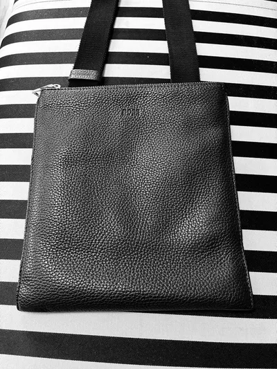 HUGO BOSS レザー ショルダーバッグ ブラック