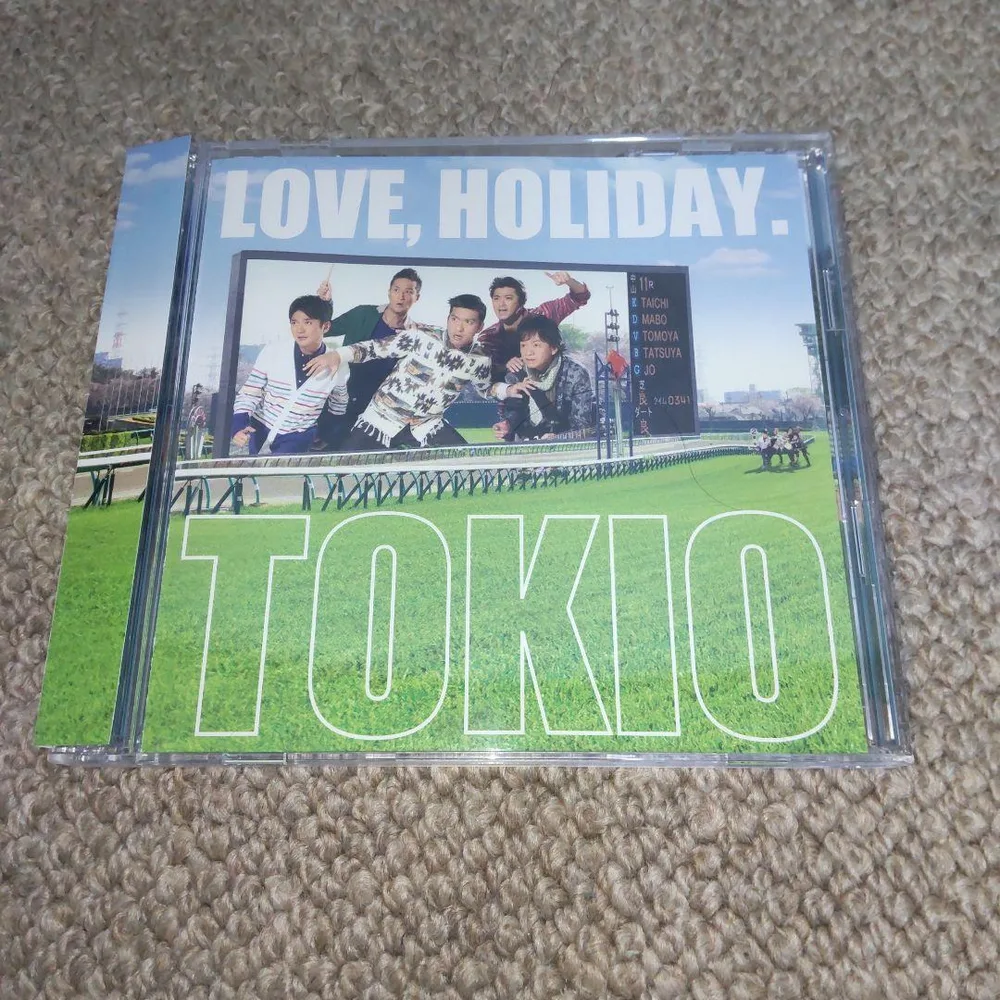 LOVE,HOLIDAY. 初回盤DVD付 TOKIO