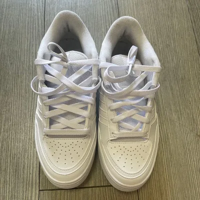 รองเท้าผ้าใบ Adidas สีขาว ชายหญิง