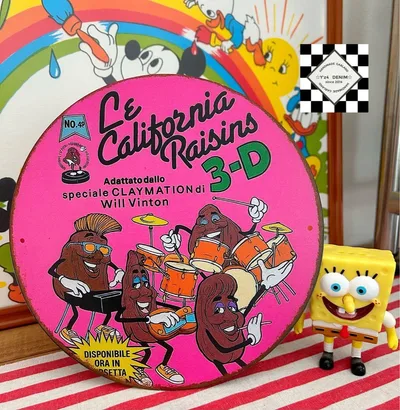 カリフォルニアレーズン① ブリキ看板 アメキャラ アメリカン雑貨 アメトイ