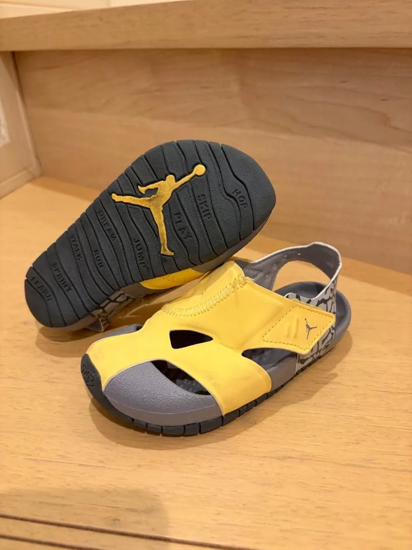 Jordan キッズ サンダル イエロー グレー