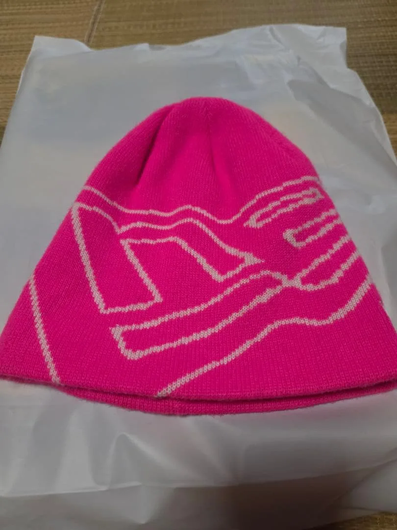 NEW ERA ニット帽 ビーニー ピンク
