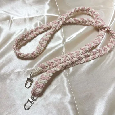ハンドメイド⭐︎ショルダーストラップ ピンク×ホワイト ラメ ハート柄