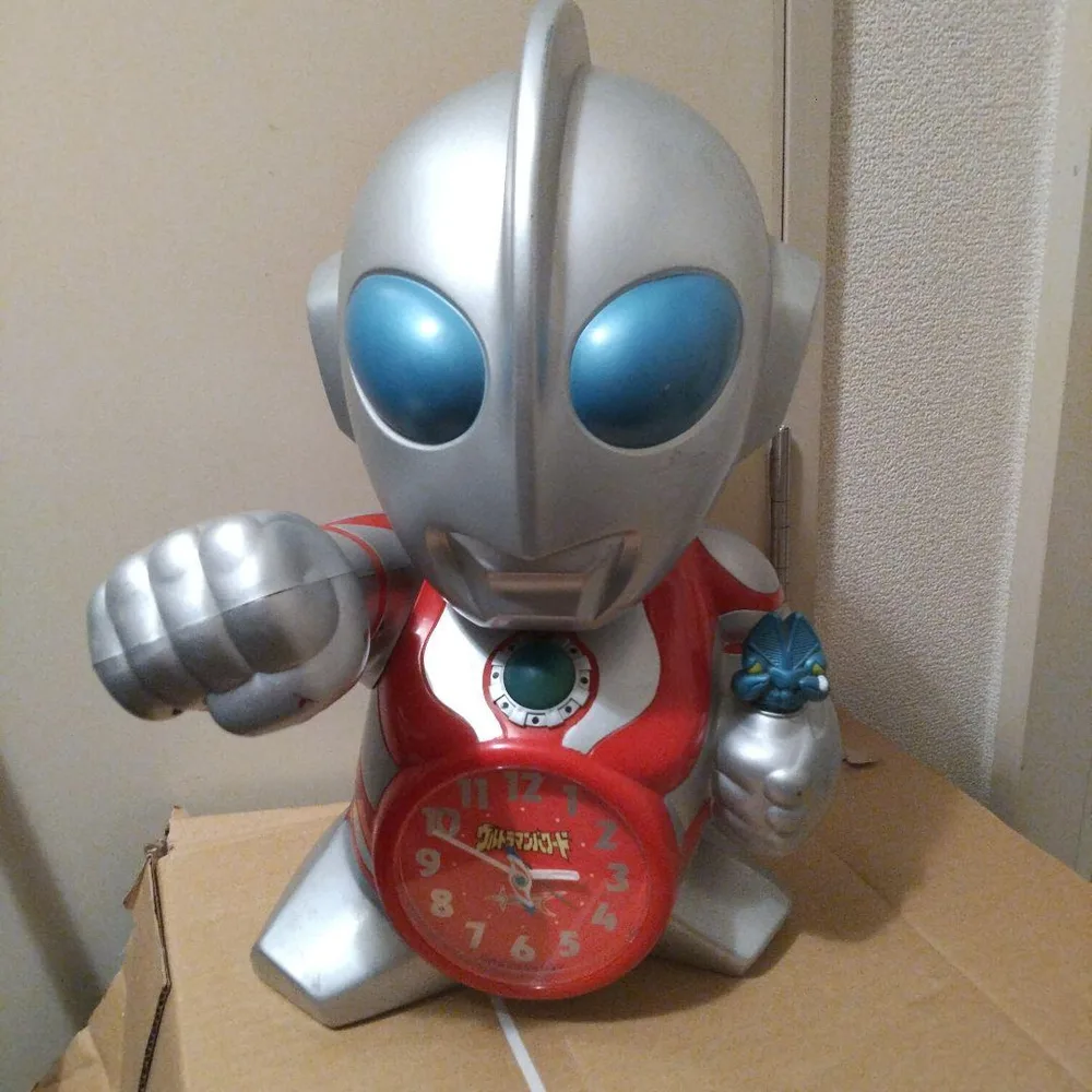 ウルトラマン フィギュア型 アナログ時計
