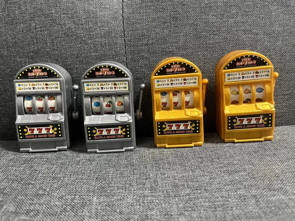 ドキドキ ラッキー7マシーン 4個セット スロット ミニおもちゃ