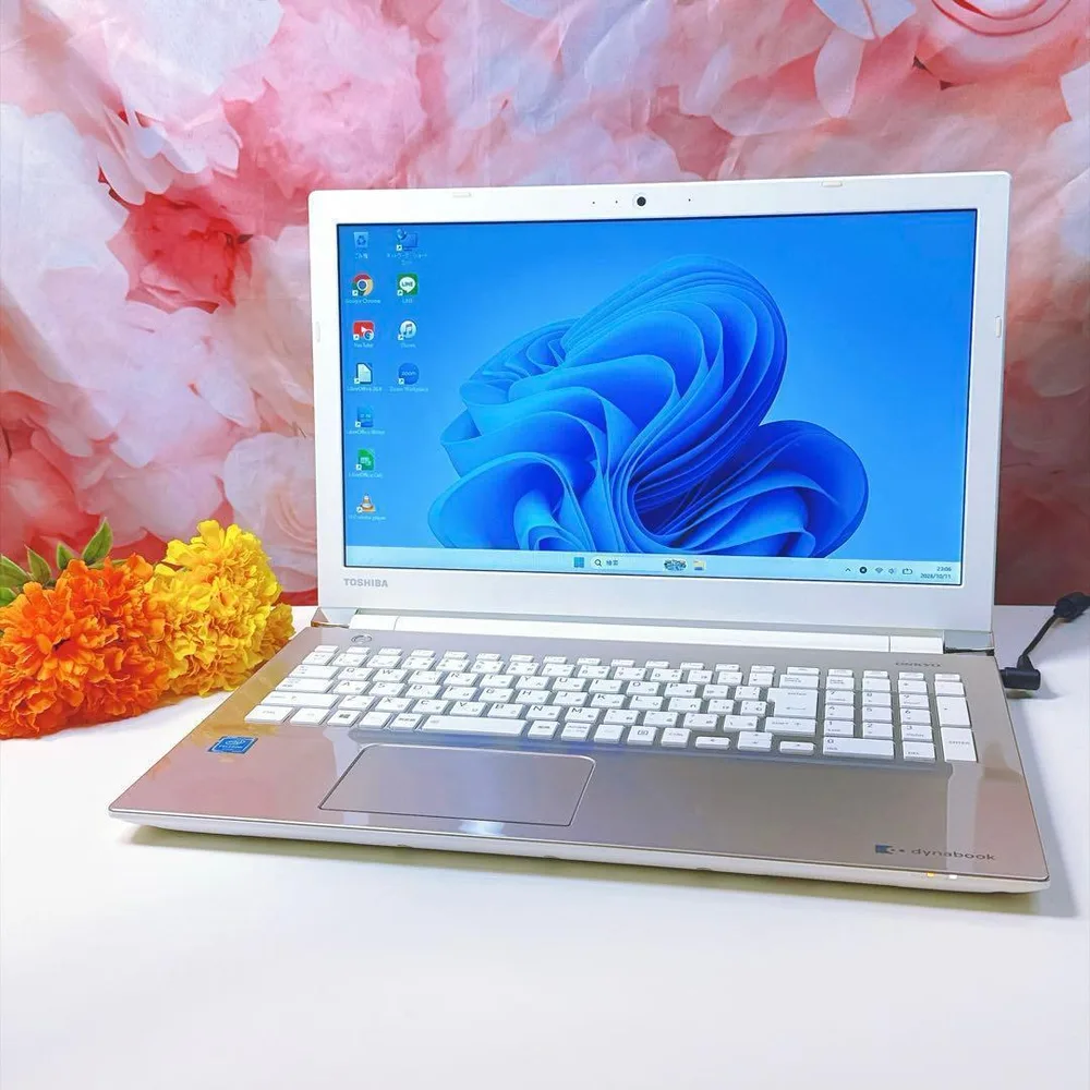 美品✨ 高速SSD windows11 カメラ ノートパソコン オフィス 薄型